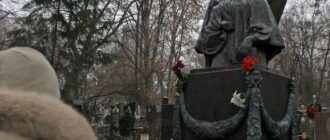 В Киеве предлагают сменить надпись на памятнике Леси Украинки из-за элементов советской пропаганды