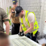 Фиктивный диагноз жене: в Киеве чиновник за деньги помог уклонисту