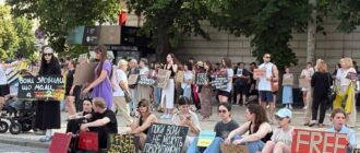 "Вони нас боронили, тепер час боронити їх": у Києві відбулася акція в підтримку військовополонених та зниклих безвісти