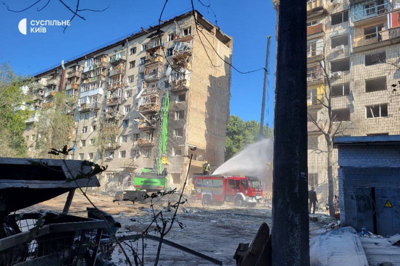 У Києві зросла кількість загиблих через атаку РФ по будинку в Солом'янському районі до 21