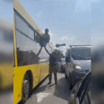 Застрял наполовину: в Киеве мужчина хотел сбежать от ТЦК через окно автобуса, — соцсети (видео)