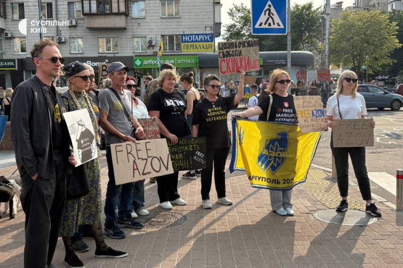 Free Azov: у Києві пройшла акція на підтримку полонених та зниклих безвісти військових