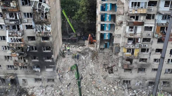 Обстріл Києва: рятувальники деблокували тіло 14-го загиблого 