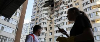 "Хвилею вибило двері паркінгу, яке укриття": жителі пошкодженого столичного будинку про нічну атаку