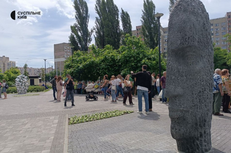 "Усвідомлення": у Києві відкрили артоб'єкт на честь воїнів ТРО
