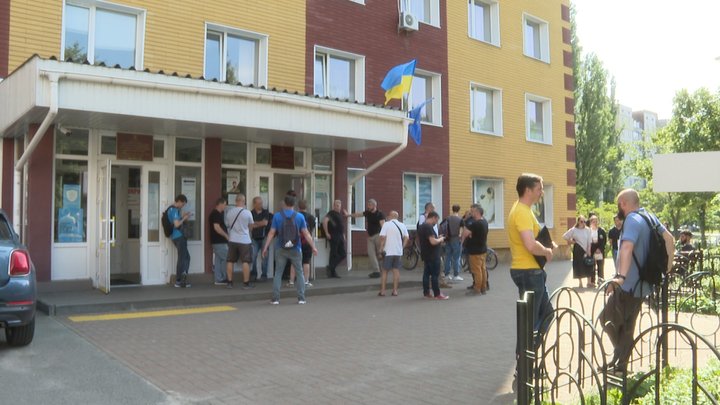 ВЛК для "обмежено придатних": яка реакція людей, які чекали в чергах у Києві