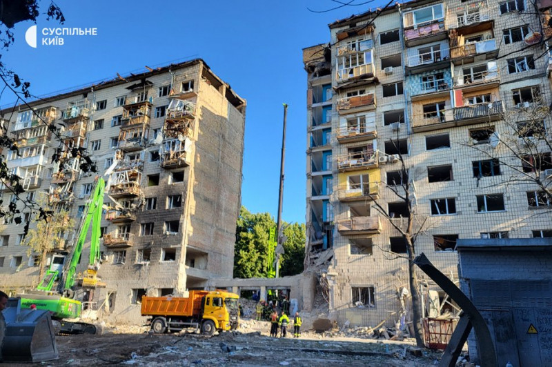 У Києві зросла кількість загиблих через атаку РФ по будинку в Солом'янському районі до 21