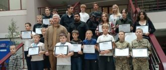 У Києві нагородили дітей, які допомагали розбирати завали після атаки РФ