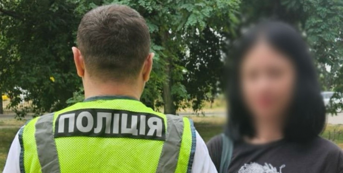 Ее ждут в СБУ: в Киеве женщина выкрикивала в метро "слава России": в Киеве женщина выкрикивала в метро "слава России"