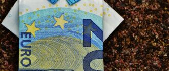 Курс валют в Україні 27 липня 2025 року: скільки коштує долар та євро