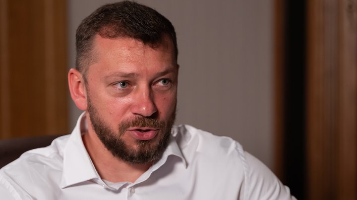 У центрі Києва люди третій день протестують через обмеження повноважень НАБУ І САП