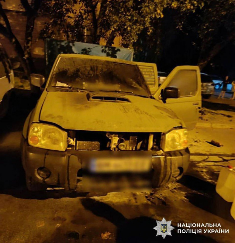 Підпал автівок на замовлення: у Києві затримали двох підозрюваних
