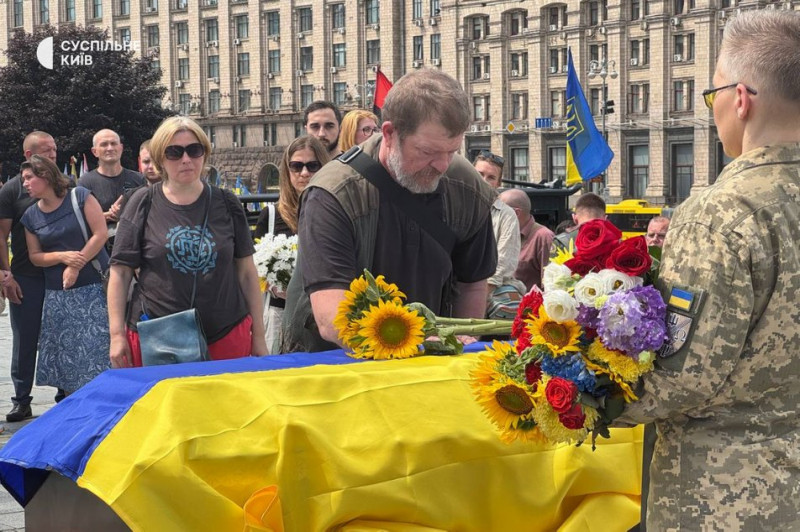 У Києві попрощалися з загиблим на війні лідером "Пласту" і засновником Самооборони Майдану Романом Орищенком