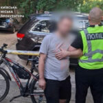 В Киеве обстреляли автомобиль волонтерки