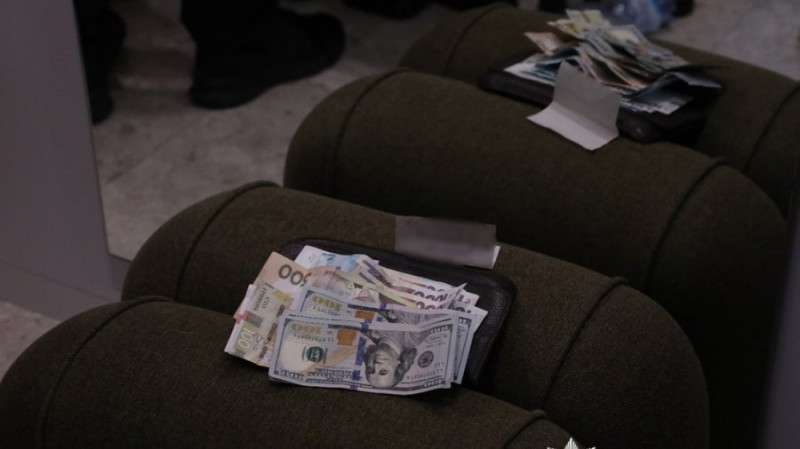 Щомісяця заробляли близько мільйона грн на фальшивих довідках МСЕК: правоохоронці підозрюють киян