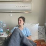 "Прокинулася на обломках внизу": під час атаки РФ на Київ дівчина вилетіла з 9 поверху і вижила
