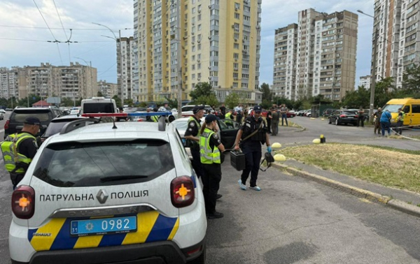 В Киеве застрелили мужчину в салоне автомобиля