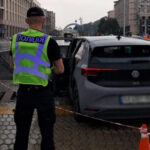В Киеве электромобиль влетел в подземный переход на Майдане