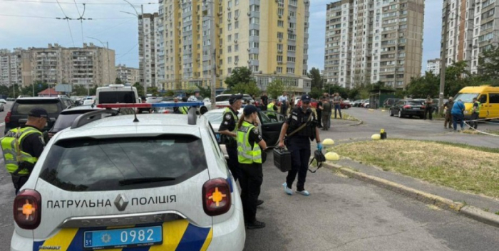 Полиция на месте умышленного убийства в Деснянском районе