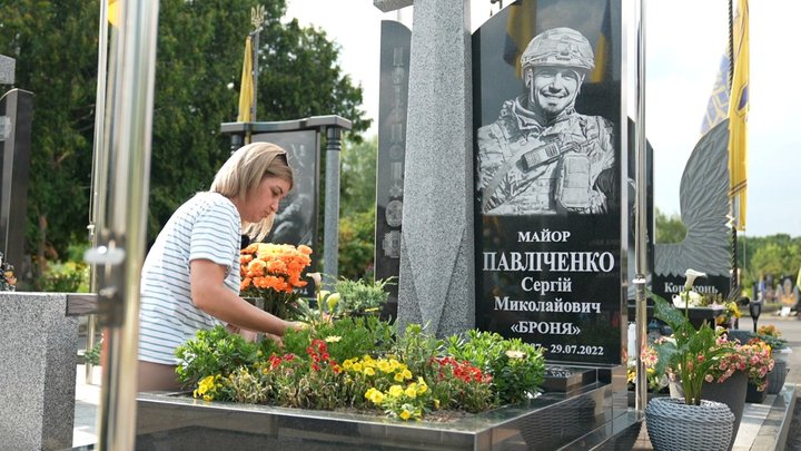 Роковини теракту в Оленівці: в Києві пройшла акція-нагадування про загиблих військовополонених