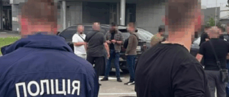 В Киеве правоохранители проверяют офисы, автомобили и документы граждан