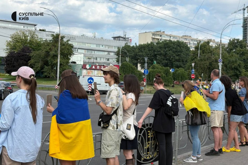 "Все витримаю, але дочекаюсь": у Києві відбулася щонедільна акція на підтримку військовополонених та зниклих