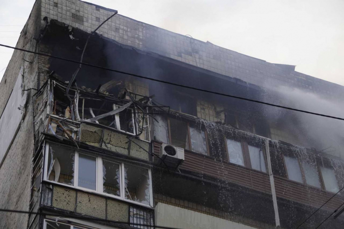 Над Києвом здіймається дим після російської атаки. Фото: NV