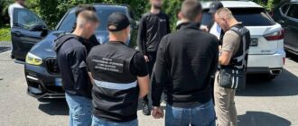 У Києві затримали чоловіка, який обіцяв зняти з розшуку військовозобов'язаного за $20 тисяч — поліція
