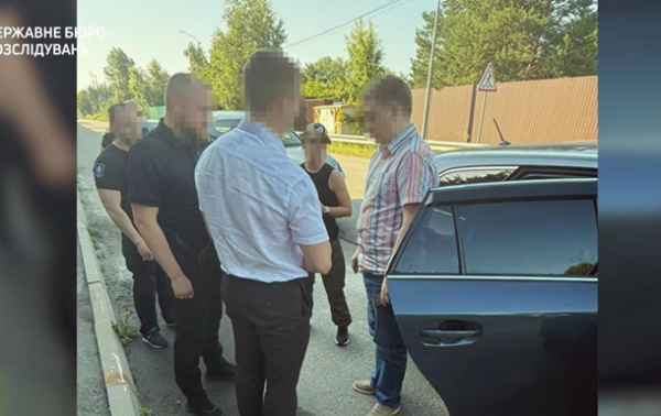 Экс-секретаря Киевсовета подозревают в содействии уклонению от службы