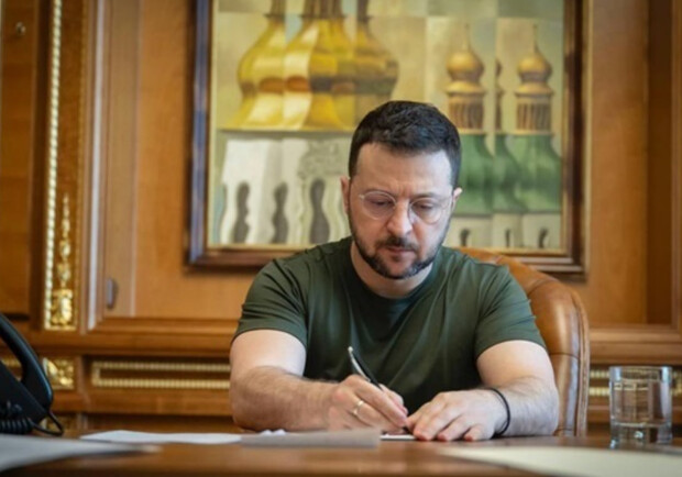 Зеленский подписал документы для скорейшей ратификации Соглашения о создании Специального трибунала - фото