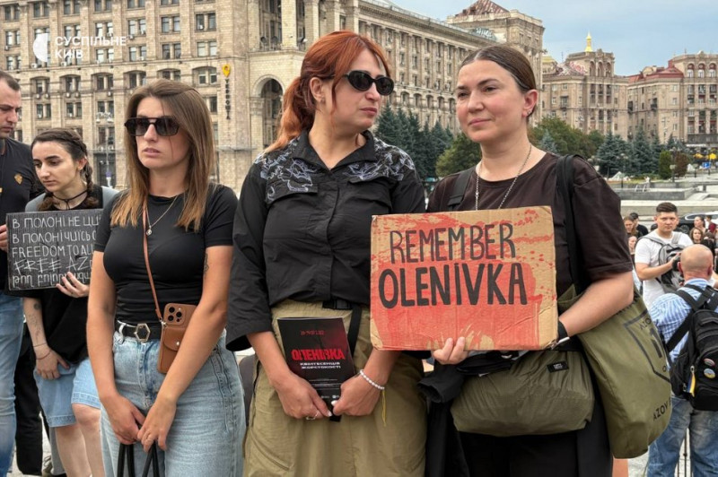 Роковини теракту в Оленівці: в Києві пройшла акція-нагадування про загиблих військовополонених