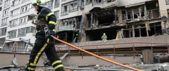 "Рятувальники спускались з нами в укриття": кияни розповіли про нічну атаку РФ