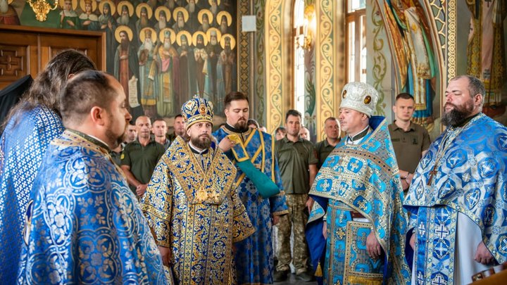 Відбулося перше богослужіння ПЦУ на території печер Києво-Печерської лаври
