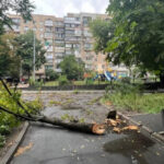 Непогода в Киеве: затоплены многие улицы и станция метро