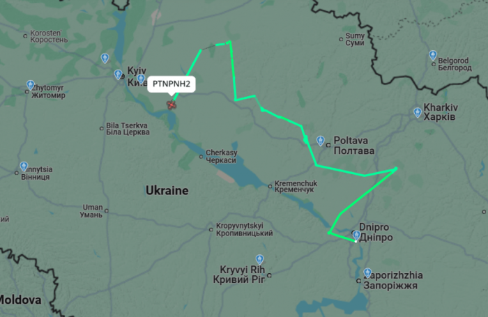 самолет над киевом самолет в небе над украиной