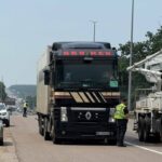 У Києві патрульні проводять рейди: шукають водіїв, які порушують обмеження на рух вантажівок у спеку