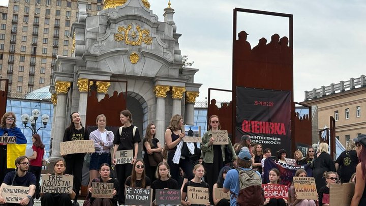 Роковини теракту в Оленівці: в Києві пройшла акція-нагадування про загиблих військовополонених