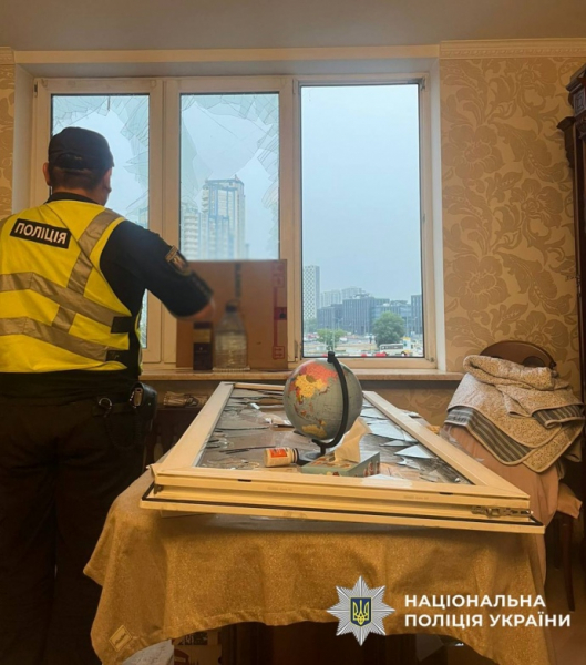 Поліція показала наслідки російської атаки у Києві