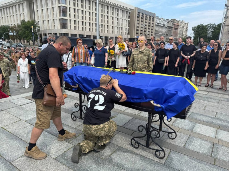 У Києві попрощалися з загиблим на війні лідером "Пласту" і засновником Самооборони Майдану Романом Орищенком
