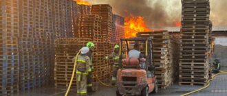 На Київщині під час російської атаки поранена жінка, спалахнула пожежа на підприємстві