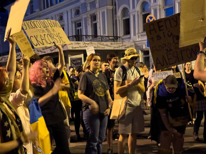 Безуглая протесты Киев Безуглая на протесте