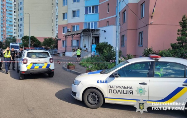 В Киеве ребенок выпал из окна 21 этажа