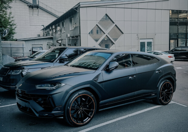В Киеве заметили новый Lamborghini Urus S - 