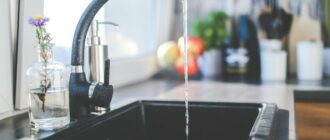 Из-за обстрела 500 зданий в столице остались без горячей воды