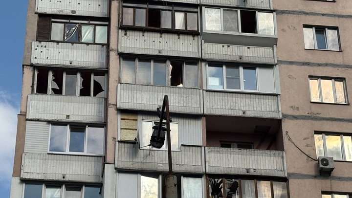 Пошкоджено 9 будинків, вибито понад 1200 вікон: наслідки нічної атаки РФ у Святошинському районі