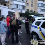На Троєщині водій вистрілив у лице перехожому через зауваження щодо паркування