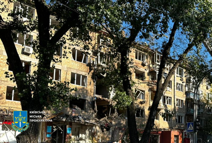 Поврежденный дом Поврежденный дом в результате ночного обстрела Киева