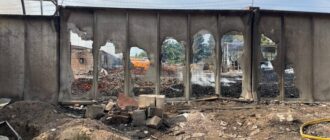 "Вогонь підійшов впритул до будинків, деякі пошкодив": які масштаби займання підприємства на Київщині після атаки РФ