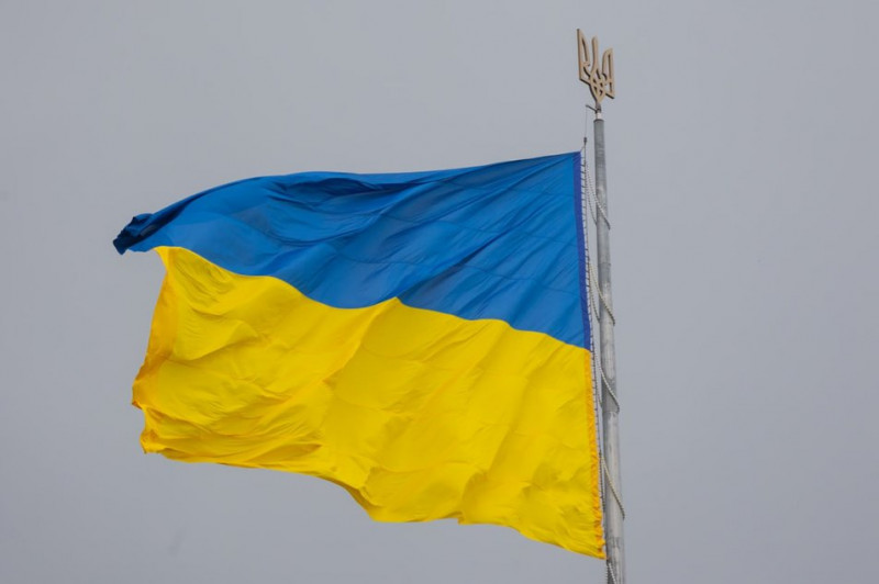 "Україна не подарує свою землю окупанту" — Зеленський на урочистостях з нагоди Дня державного прапора