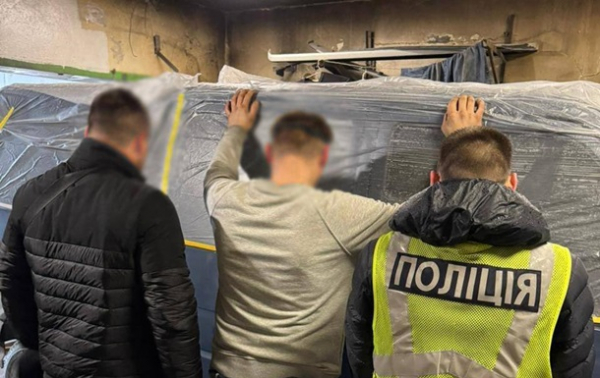 Сжег два авто военных и отделение Укрпочты: киевлянин получил приговор